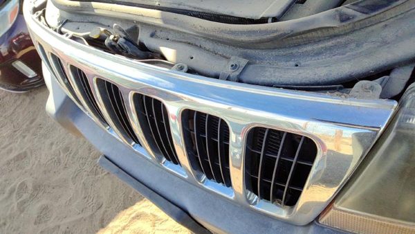 1999-2003 Jeep Grand Cherokee Front Grille Assembly Oem 55155921Ab — photo 6