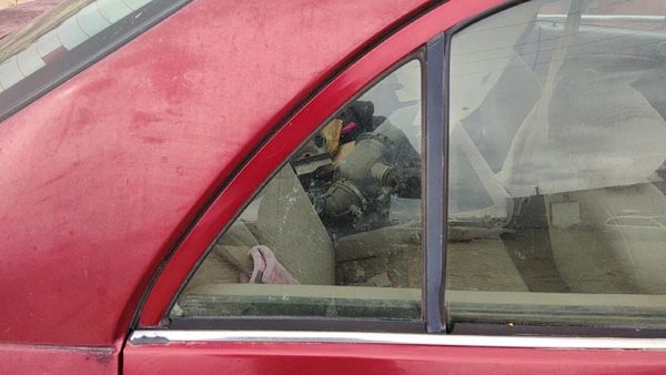 97-02 Escort Passenger Right Rear Vent Window Back Door Glass With Frame Oem — photo 2