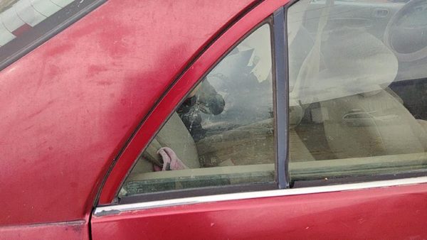 97-02 Escort Passenger Right Rear Vent Window Back Door Glass With Frame Oem — photo 3