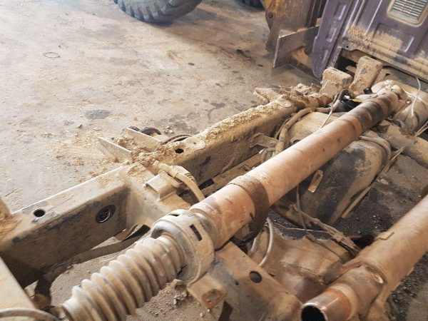 2005 Dodge Ram Rear Drive Shaft 5.9 6SPD W-w 43 1/4 Nd U Joint — photo 6