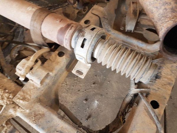 2005 Dodge Ram Rear Drive Shaft 5.9 6SPD W-w 43 1/4 Nd U Joint — photo 4