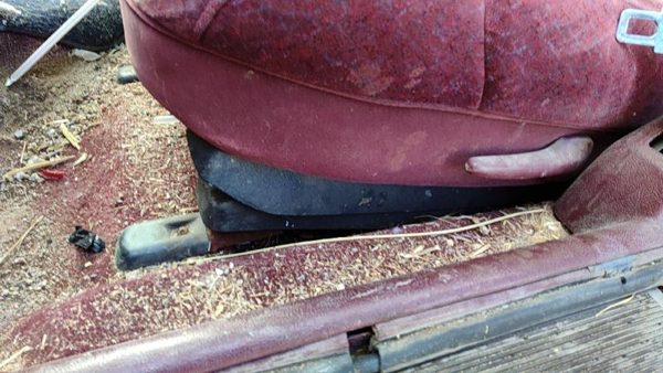 1998 Buick LeSabre Seat Track 51B Bordeaux Red — photo 3