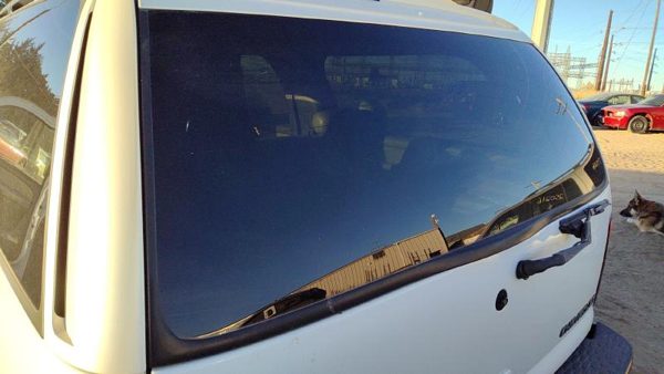 2000-2006 Chevy Suburban Back Glass Rear Window Oem 15847109 — photo 2