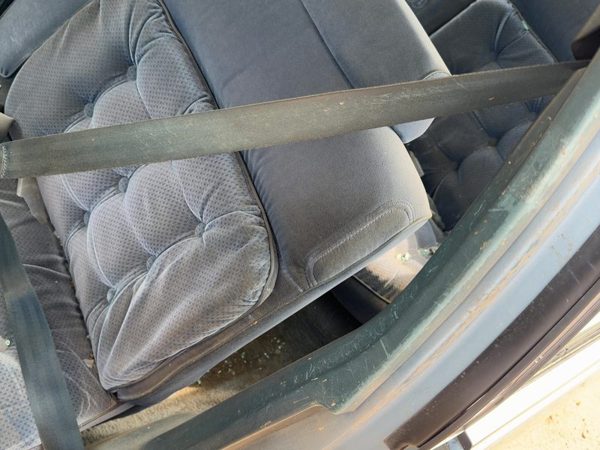 1986-1990 Olds 88 Driver Left Front Seat Belt Retractor Oem Shoulder Blue — photo 2