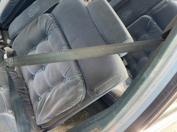 1986-1990 Olds 88 Driver Left Front Seat Belt Retractor Oem Shoulder Blue — photo 1