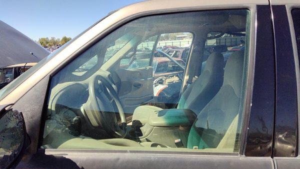 1997-2002 Ford Expedition Driver Left Front Side Window Door Glass Oem — photo 3