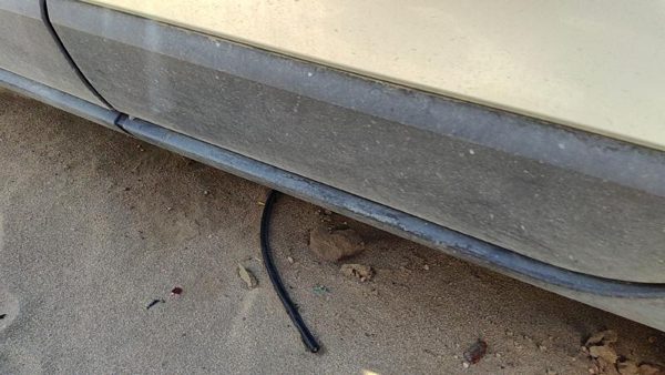 2004-2008 Chrysler Pacifica Driver Left Rear Lower Rocker Panel Moulding — photo 4