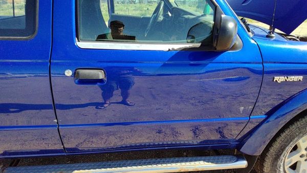 2005 Ford Ranger Front Door RH Blue Sn — photo 2