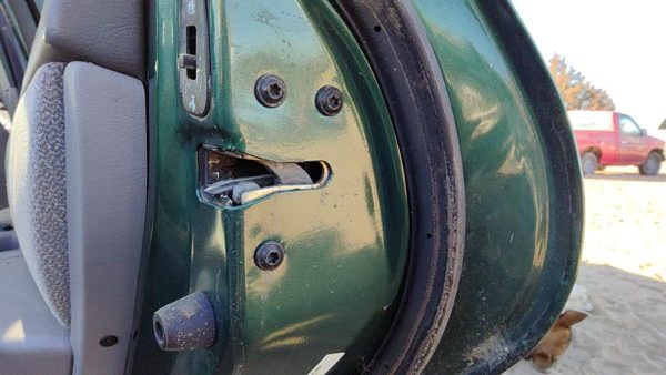 2000-2007 Ford Taurus Passenger Right Rear Door Latch With Rods/Cables Oem Back — photo 1