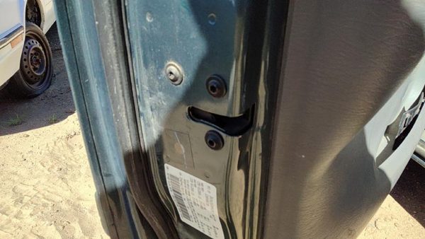 2001-2007 Dodge Caravan Driver Left Front Door Latch With Rods/Cables Oem — photo 1