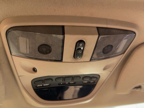 04 Durango Center Overhead Console Oem Dome Light Map Lamp Cubby Dome Light Oem — photo 4