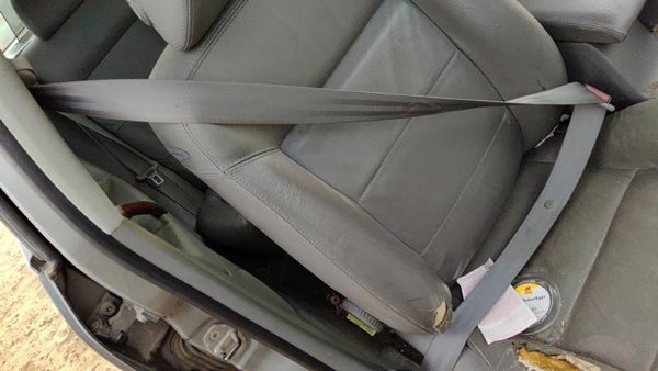 2002-2005 Vw Passat Passenger Right Front Seat Belt Retractor Oem Shoulder Gray — photo 3