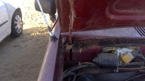 1981-1987 Isuzu Pup Pickup Passenger Right Hood Hinge Assembly Oem Red 94217433 — photo 1