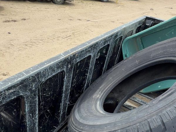 1997 Chevy Pickup 1500 Trunk/decklid/hatch/tailgate Black — photo 4
