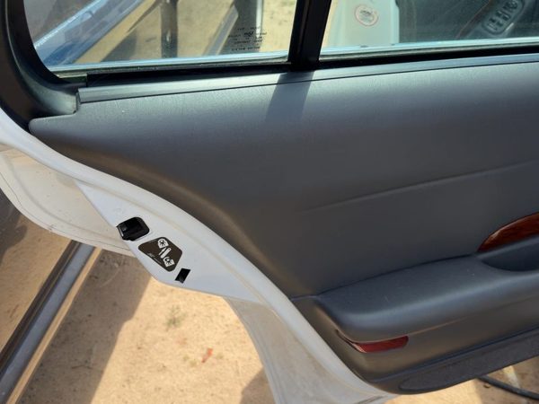 04-05 Buick Lesabre Driver Left Rear Door Trim Panel With Switches Back Gray 93C — photo 2