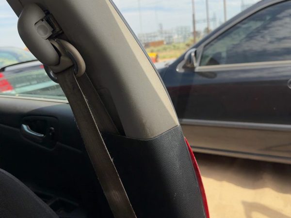 2008 Chevy Impala Driver Left B-Pillar Trim Panel Oem — photo 2