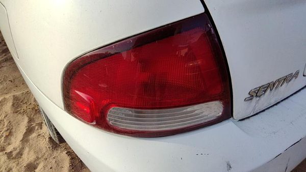 2000-2003 Nissan Sentra Driver Left Tail Light Brake Lamp Oem Rear 265554Z325 — photo 2