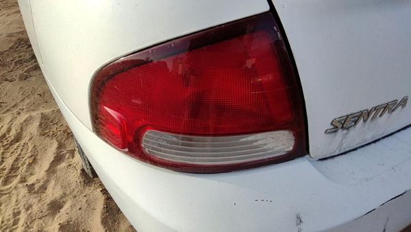 2000-2003 Nissan Sentra Driver Left Tail Light Brake Lamp Oem Rear 265554Z325 — photo 1