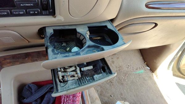 1998 Lincoln Navigator Slide Out Cup Holder Assembly Oem Dash Ash Tray Tan Kx — photo 4