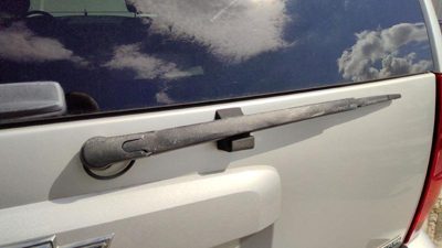 2010 Chevy Tahoe Wiper Arm
