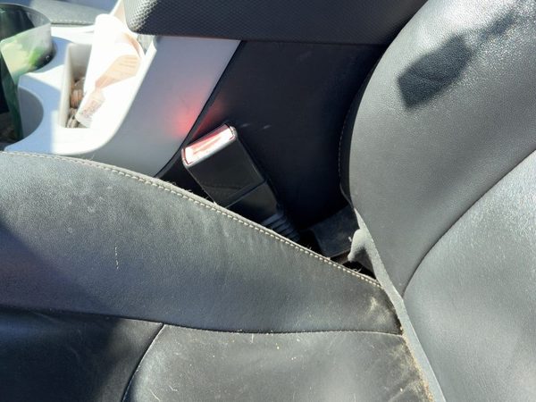 08-11 Mariner Driver Left Front Seat Belt Buckle Receiver Power Seat Graystone — photo 2