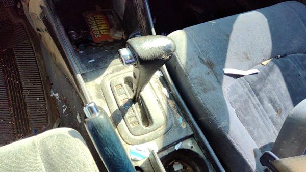 1999 Honda Accord Floor Shifter Lever Assembly Shift Unit Automatic Transmission — photo 2