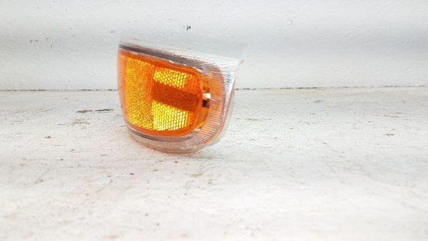 1999 Silv15 Fog/mark/park/turn Light/lamp LH Driver Corner/park Light Park — photo 2
