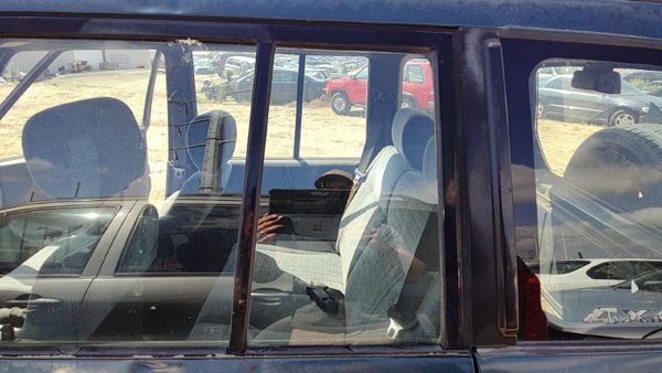 1991-98 Suzuki Sidekick Driver Left Rear Vent Window Back Door Glass With Frame — photo 1
