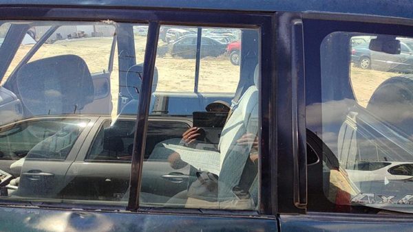 1991-98 Suzuki Sidekick Driver Left Rear Vent Window Back Door Glass With Frame — photo 4