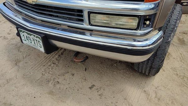 1988-2000 Silverado 2500 Front Bumper Assembly With Brackets Oem 15574111 — photo 8