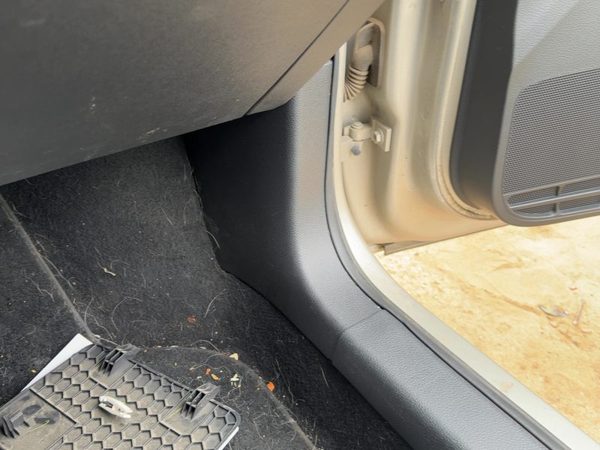 2011-2018 Volkswagen Jetta RH Kick Panel Trim — photo 2