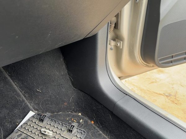 2011-2018 Volkswagen Jetta RH Kick Panel Trim — photo 3