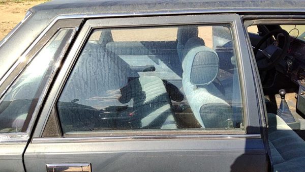1983-1986 Toyota Camry Passenger Right Rear Side Window Door Glass Oem Back — photo 1