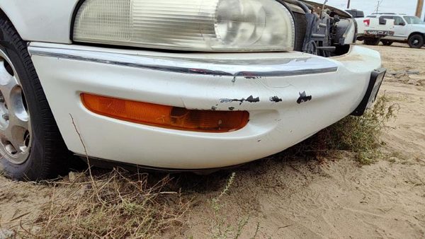 1997-05 Buick Park Ave Front Bumper Cover Assembly Oem White 78u Crack 25651624 — photo 4