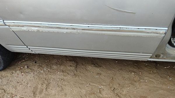 00 Town & Country Passenger Right Rear Moulding From Door Back Trim Strip Silver — photo 2