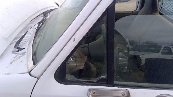 1992-1997 Ford F450 Driver Left Front Vent Window Small Door Glass With Frame — photo 3