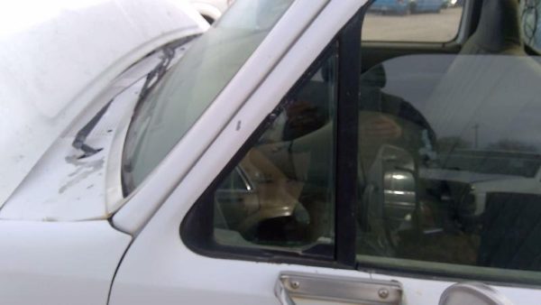 1992-1997 Ford F450 Driver Left Front Vent Window Small Door Glass With Frame — photo 1