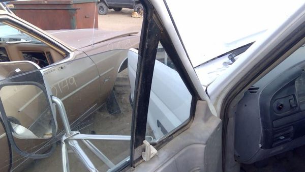 1992-1997 Ford F450 Driver Left Front Vent Window Small Door Glass With Frame — photo 8