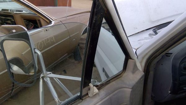 1992-1997 Ford F450 Driver Left Front Vent Window Small Door Glass With Frame — photo 11