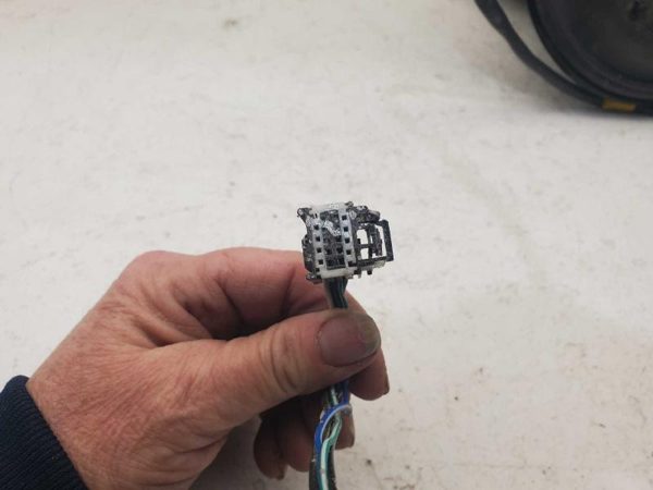 2008 Silv15 Door Mirror Power W/o Turn Signals; (opt DL8) Moulded In Black B — photo 6