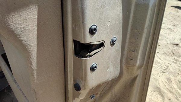 06-12 Grand Vitara Xl-7 Passenger Right Front Door Latch With Rods/Cables Oem — photo 2