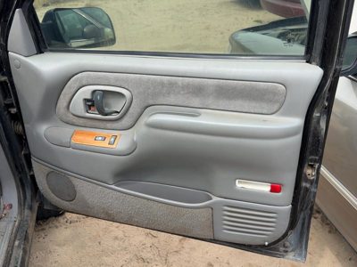 96-99 Silverado 1500 Passenger Right Front Door Trim Panel With Switches Gray
