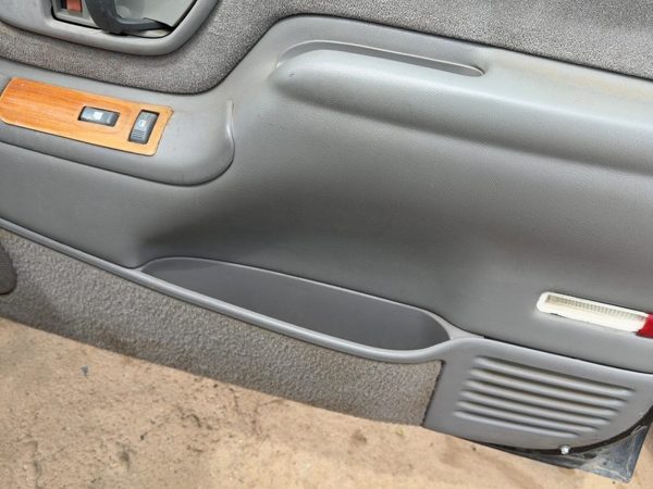 96-99 Silverado 1500 Passenger Right Front Door Trim Panel With Switches Gray — photo 2