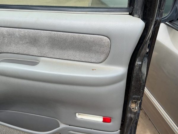 96-99 Silverado 1500 Passenger Right Front Door Trim Panel With Switches Gray — photo 3