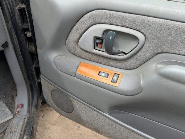 96-99 Silverado 1500 Passenger Right Front Door Trim Panel With Switches Gray — photo 5