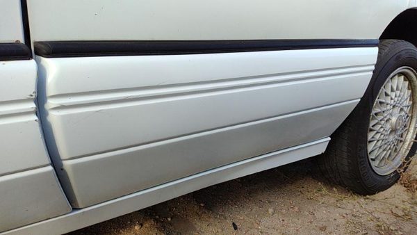 94 Pontiac Bonneville Driver Left Rear Moulding From Door Back Trim Strip White — photo 3