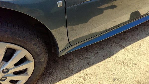 04-08 Grand Prix Driver Left Lower Rocker Panel Moulding Side Skirt Stealth Gray — photo 2