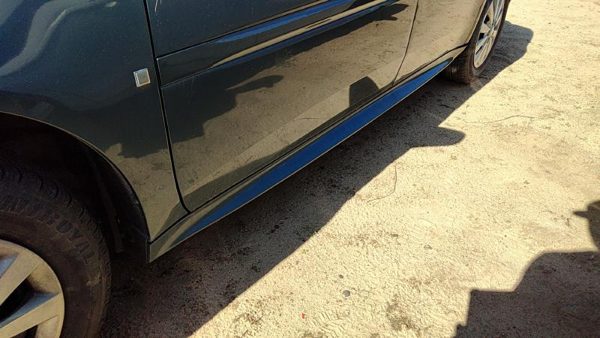 04-08 Grand Prix Driver Left Lower Rocker Panel Moulding Side Skirt Stealth Gray — photo 1