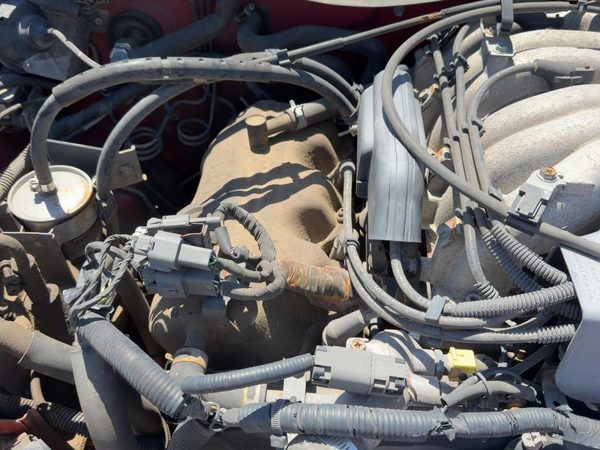 1994 Nissan Pathfinder Passenger Right Valve Cover OEM 3.0L VG30E — photo 1