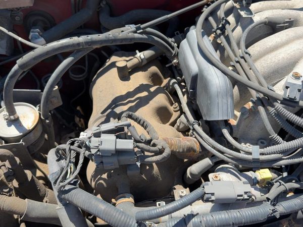 1994 Nissan Pathfinder Passenger Right Valve Cover OEM 3.0L VG30E — photo 2